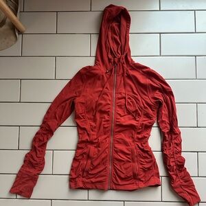 Lululemon Nulu Jacket - size m - red